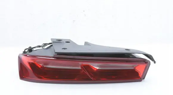 Chevrolet Camaro Tail light part 84070693