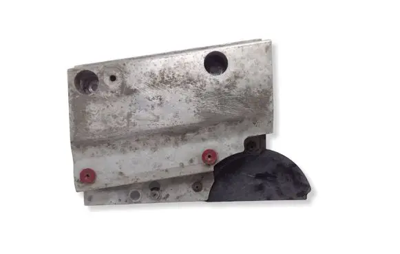 Volvo XC40 Hybrid/electric vehicle battery bracket L432