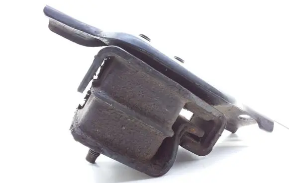 Engine mount bracket