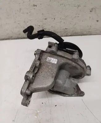 Mercedes-Benz E W238 Water pump A6542000001