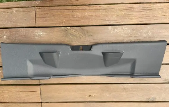 Trunk/boot sill cover protection