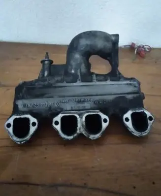 Volkswagen PASSAT B5.5 Intake manifold 038129713