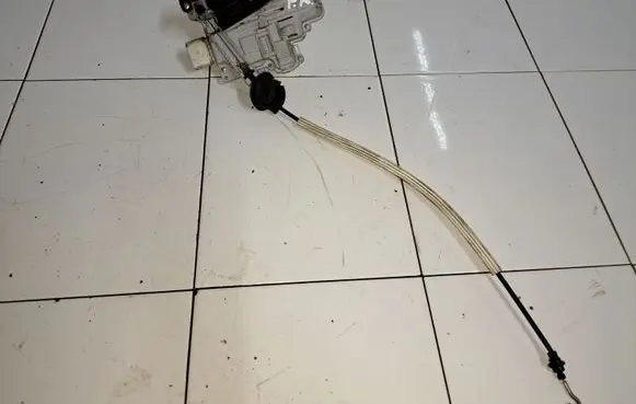 Audi A6 S6 C6 4F Front door lock 4F1837015