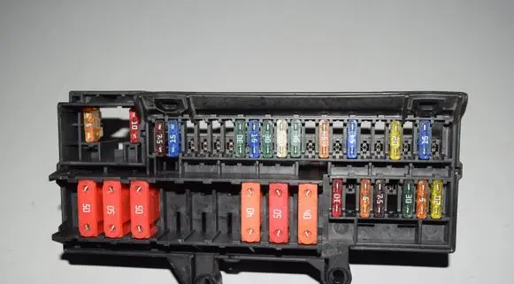BMW 7 E65 E66 Fuse module
