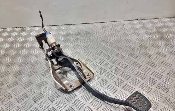Toyota Corolla Verso E121 Brake pedal 3132152010