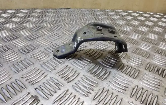 Toyota Avensis T270 Fender mounting bracket