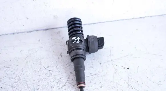 Volkswagen Transporter - Caravelle T5 Fuel injector 070130073R 0414720310