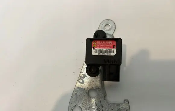Toyota Yaris Airbag deployment crash/impact sensor 898600D030 209999101