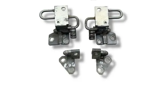 Volkswagen PASSAT B6 Front door upper hinge 3C0831402C