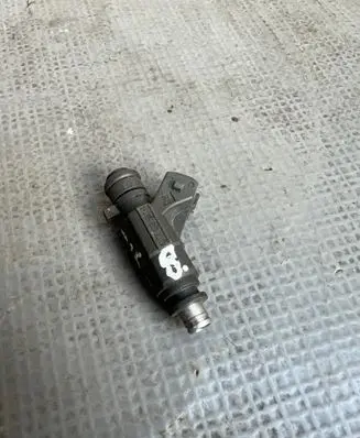 Audi A8 S8 D2 4D Fuel injector 0280155921 077133551M