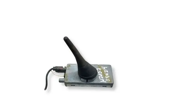 BMW Z4 E85 E86 Aerial antenna amplifier 65206913896 824109001 MCAAP0310E85