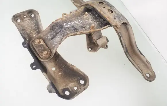 Subaru Forester SH Gearbox mounting bracket