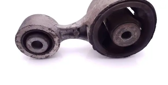 Honda CR-V Engine mount bracket