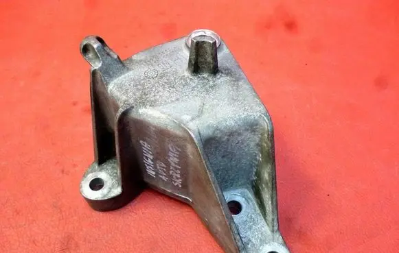 Opel Insignia A Gearbox mounting bracket 13248665