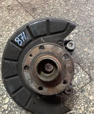 Volkswagen PASSAT B6 Front wheel hub