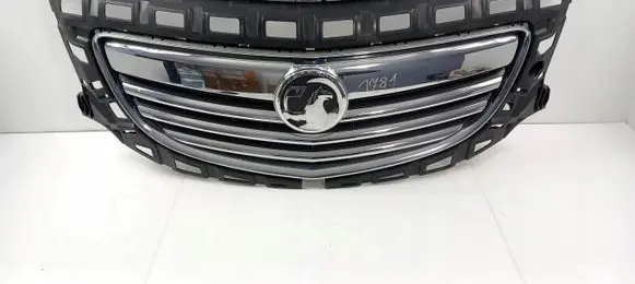 Opel Insignia A Front bumper upper radiator grill