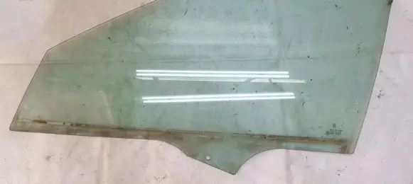 Peugeot 406 Front door window glass four-door