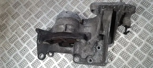 Nissan Qashqai Engine mount bracket H2201D700