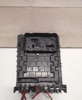 Volkswagen Golf VI Fuse module 1K0937125A 017183071