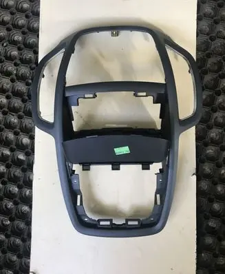 Opel Zafira C Panel trim 332910517 1059715X