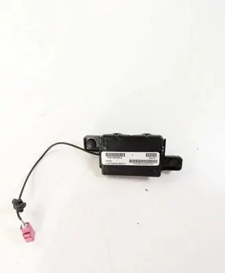Chrysler Pacifica Antenna control unit P68186558AA 16226