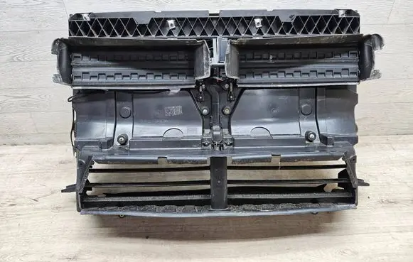 BMW 2 F45 Intercooler air guide/duct channel 15677210
