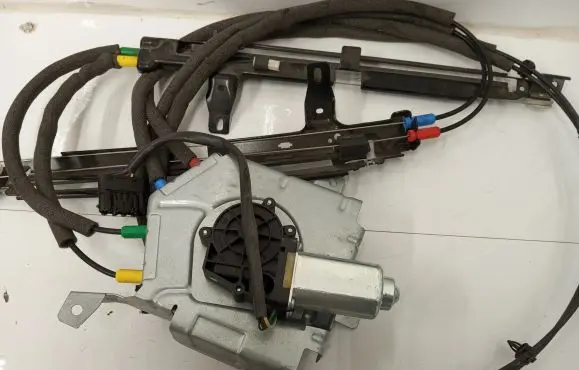 BMW 5 F10 F11 Curtain motor 7232773