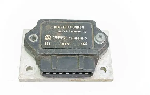 Audi 80 90 B3 Ignition amplifier control unit 211905351D