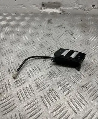 Mercedes-Benz S W221 Central locking switch button A2218213051 10214179 03371040100