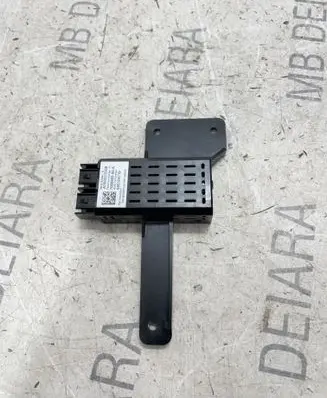 Tesla Model S USB socket connector 108066900A