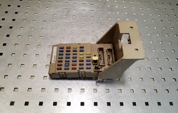 Subaru Outback Fuse module 82201AG000