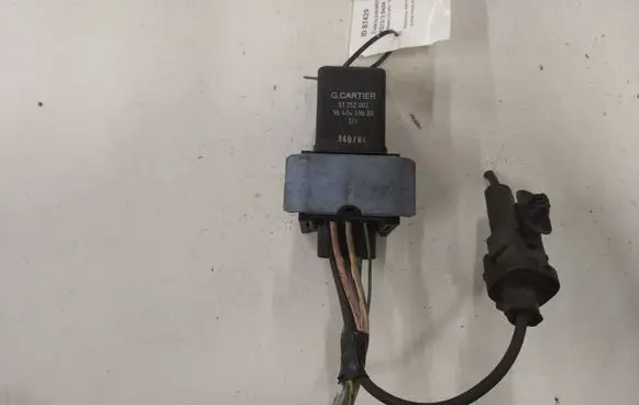 Citroen C5 Glow plug pre-heat relay 51252002 9640469680