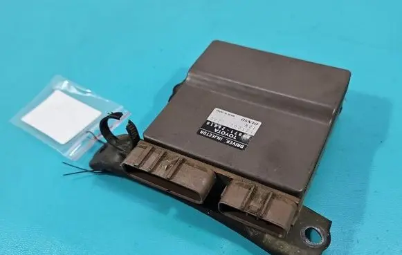 Toyota RAV 4 (XA20) Central body control module 8987126010 IMPRK1592620