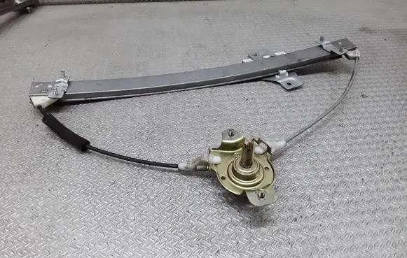 Hyundai Getz Front door manual window regulator 