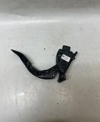 Audi A5 Sportback 8TA Accelerator throttle pedal 8K1723523 30092010 6PV00950501