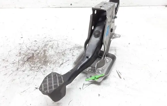 Volkswagen Golf V Brake pedal 1K1721057AD
