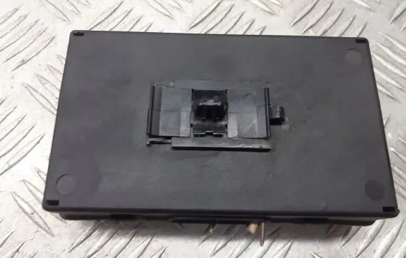 Peugeot 407 Relay mounting block 9632229480