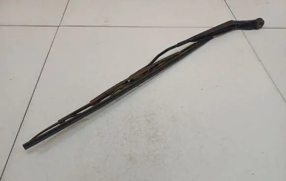 Nissan Note (E11) Front wiper blade arm