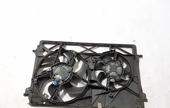 Opel Vivaro Radiator cooling fan shroud 214816680R