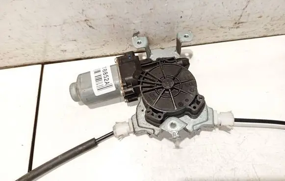Nissan Note (E11) Front door window regulator motor 400925b