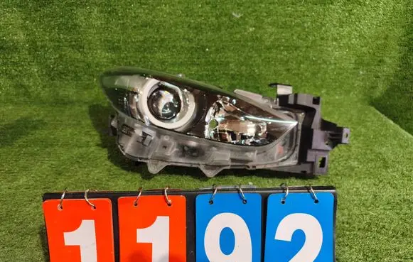 Mazda 3 III Headlight/headlamp KF434 BACS51030 W3724R