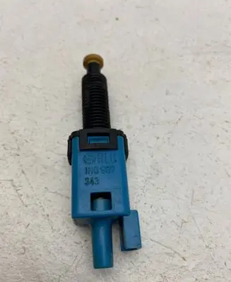 Volkswagen PASSAT B4 Brake pedal sensor switch 1H0907