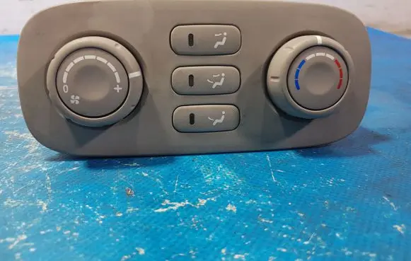 KIA Carnival Tailgate/trunk/boot open switch 97340-4DXXX