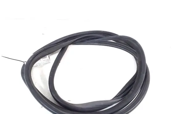 Toyota Prius+ (ZVW40) Rear door rubber seal (on body) 62331-47040
