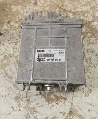 Volkswagen PASSAT B4 Engine control unit/module 028906021BD 28SA2881 438439