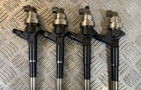 Opel Astra J Fuel injectors set 8973762703 02P31578