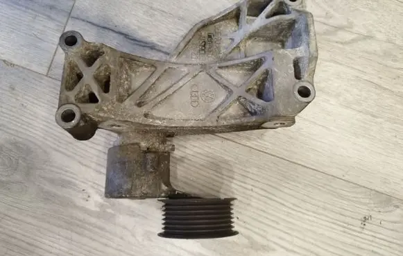 Generator/alternator bracket