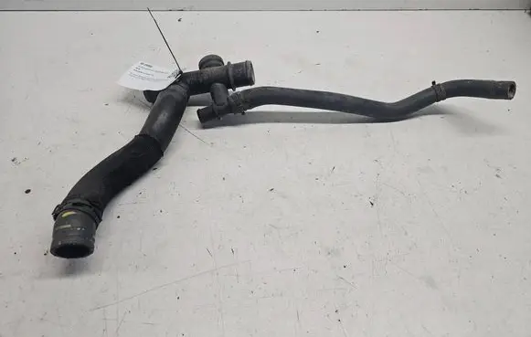 Engine coolant pipe/hose