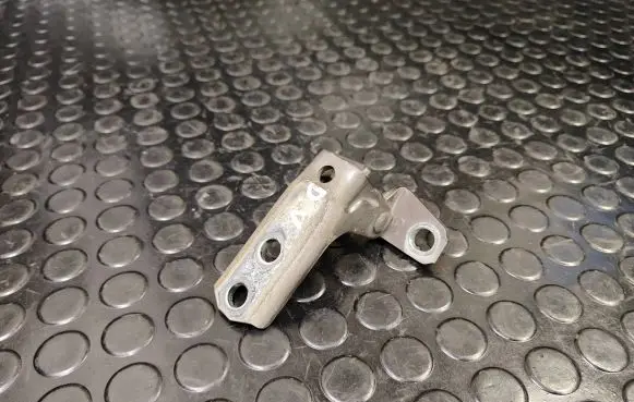 Citroen C4 Aircross Front door upper hinge