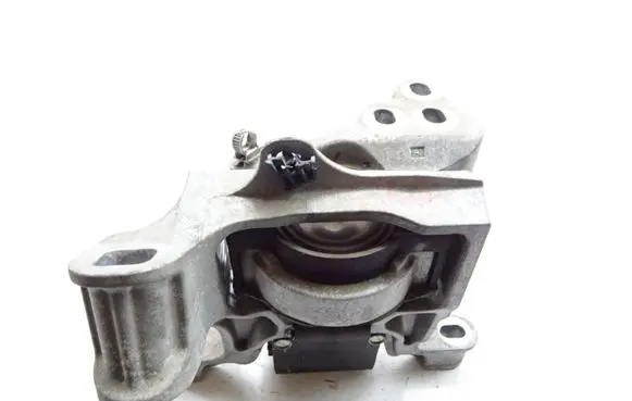 Engine mount bracket